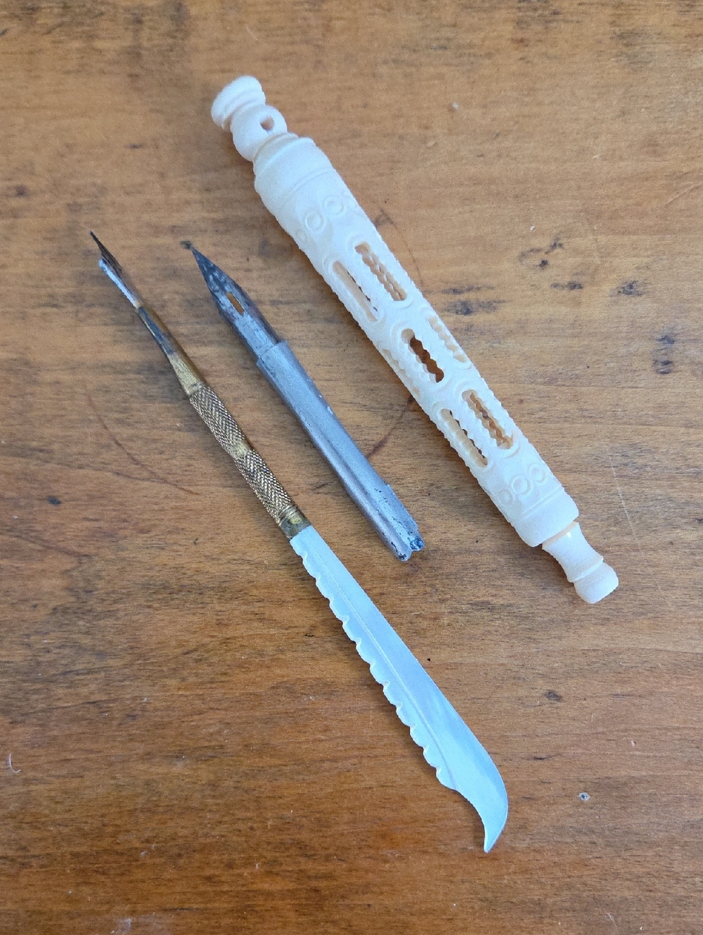Vintage Mother Of Pearl 14K Gold Plated Dip Pen/Letter Opener & Carved Bone Case